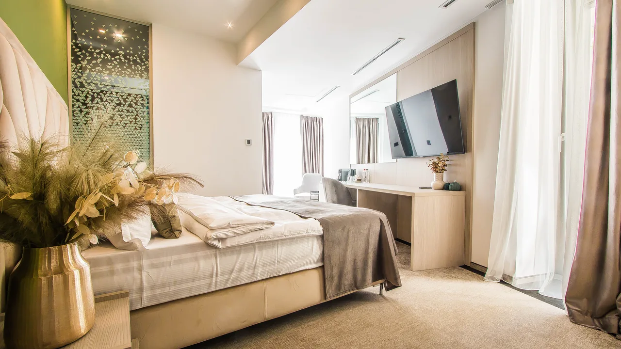 King cu Balcon — 1