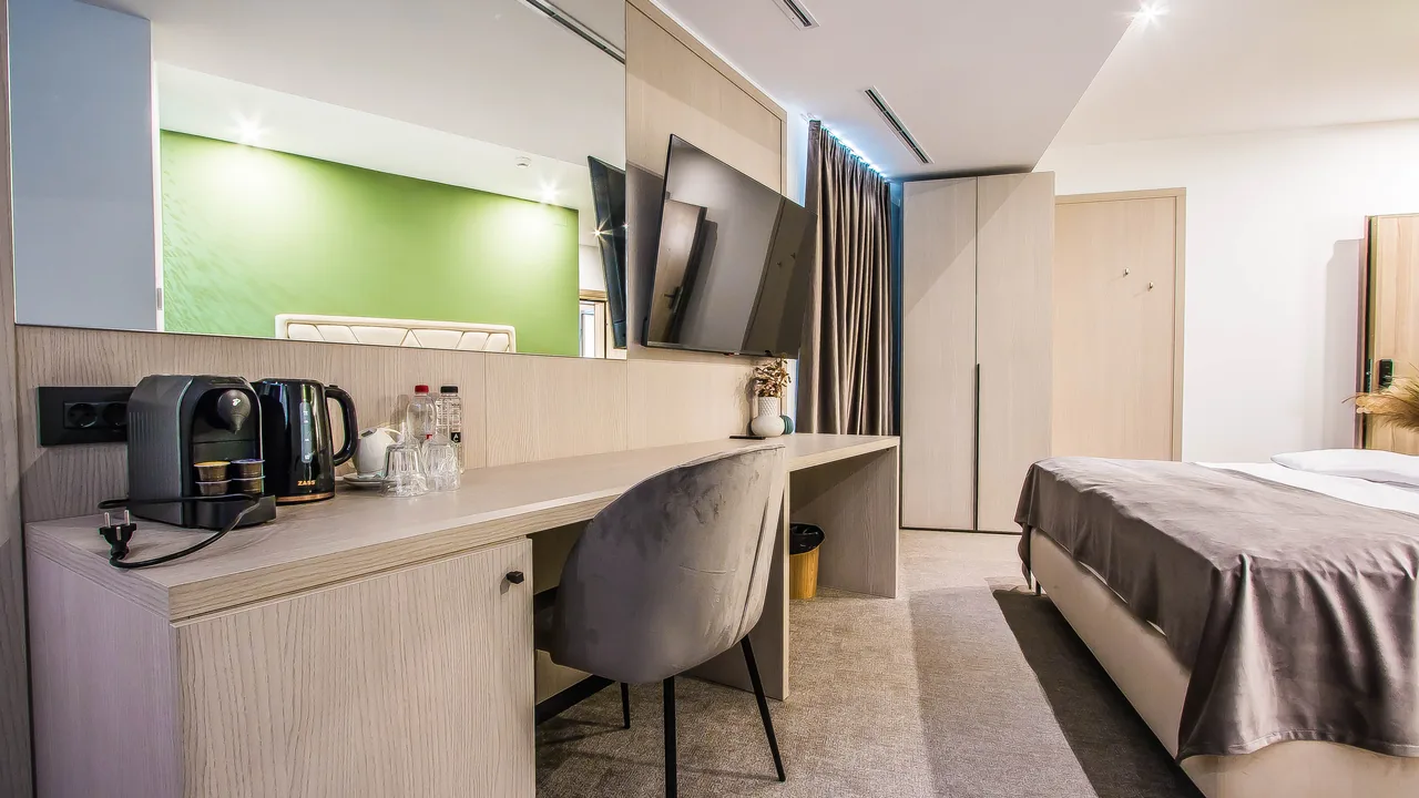 King cu Balcon — 3