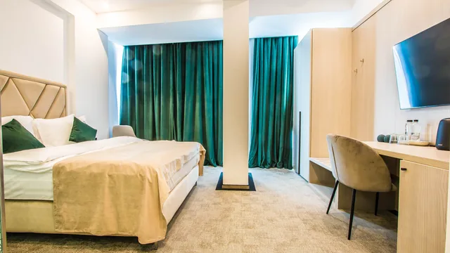Queen Deluxe — Central Apart Hotel
