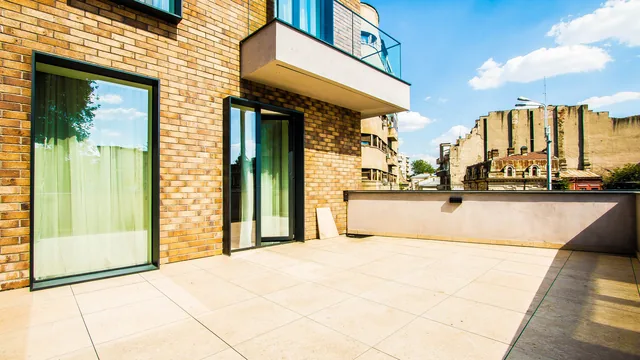 Apartament cu Terasă — Central Apart Hotel